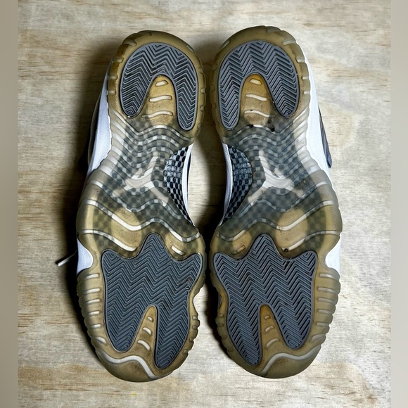 2018 Air Jordan 11 Retro Low ‘Cool Grey’ Men’s with Box – Used - Picture 8 of 8